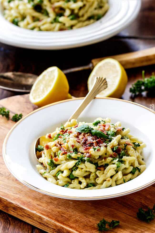 One Pot Pea and Bacon Pasta in Mascarpone Parmesan Sauce - Carlsbad Cravings