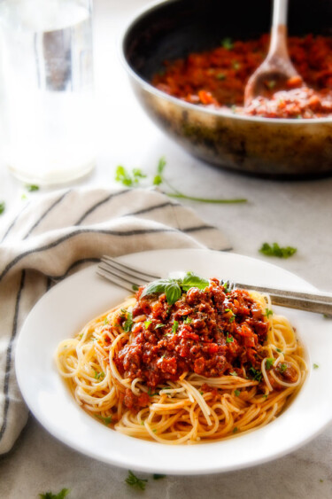 BEST Spaghetti Bolognese (quick and easy 30 Minute Weeknight Meal)