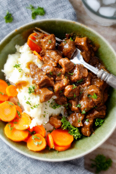 BEST Crockpot Beef Tips And Gravy - Carlsbad Cravings