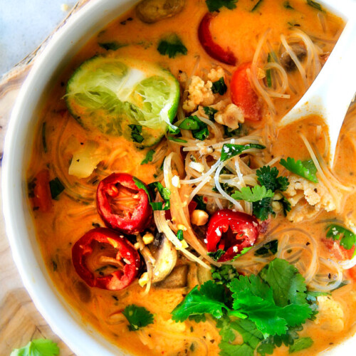 https://carlsbadcravings.com/wp-content/uploads/2017/03/Thai-Chicken-Noodle-Soup-16-500x500.jpg