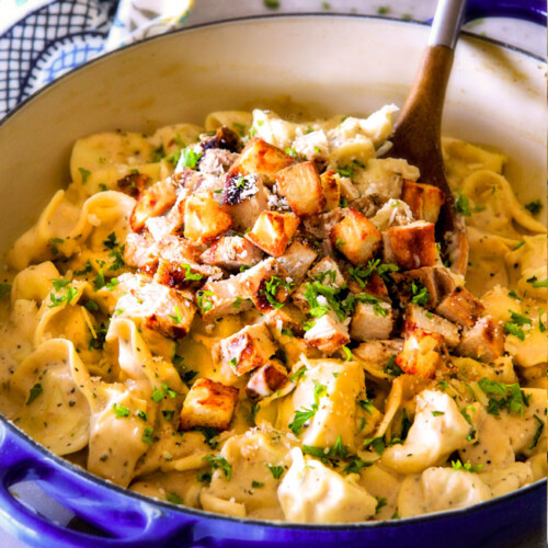 https://carlsbadcravings.com/wp-content/uploads/2017/09/Caesar-Chicken-Pasta-6-500x500.jpg