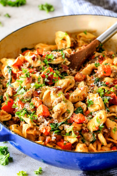 Creamy Tortellini Toscana (30 MINUTES, ONE POT!)