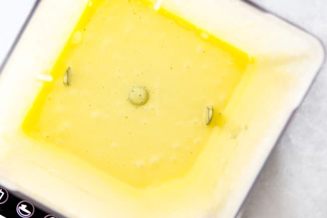  Blender Sauce hollandaise une fois mélangée et très riche et crémeuse dans le blender