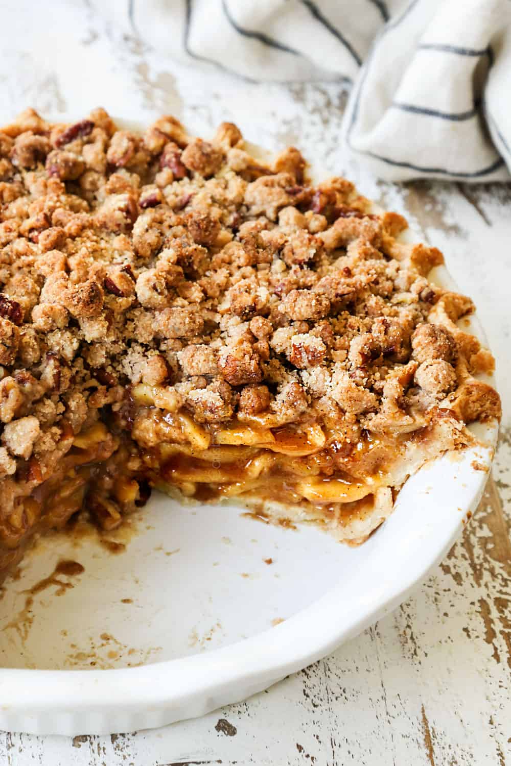 Dutch apple pie (Apple Crumble Pie) with a crumble topping