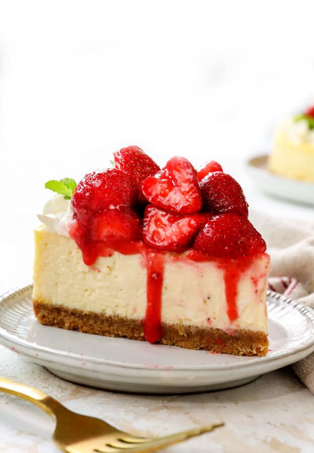 EASY Strawberry Cheesecake (+ Vanilla Wafer Crust) - Carlsbad Cravings