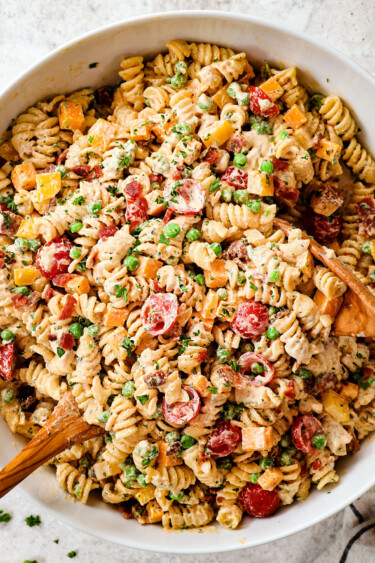 Bacon Ranch Pasta Salad with the BEST DRESSING! (+ VIDEO)