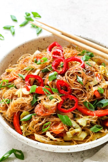 Pad Woon Sen (Thai Glass Noodle Stir Fry) - Carlsbad Cravings