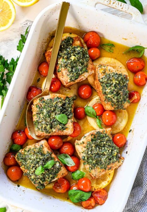 showing how to bake cod in the oven with lemon slices